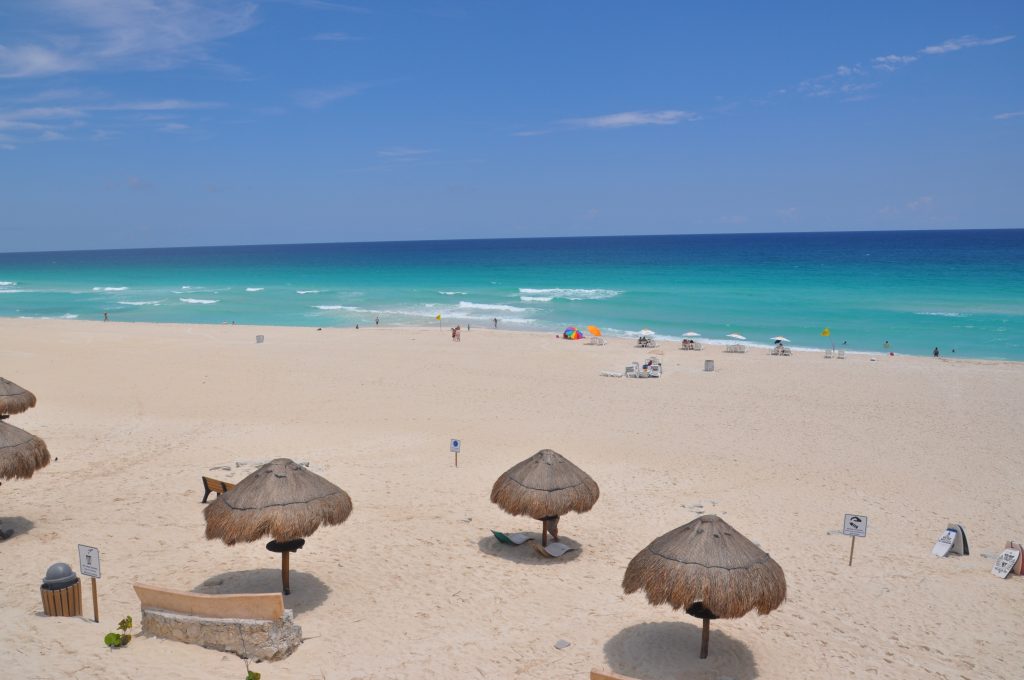 Cancún liegt auf der Yucatán-Halbinsel an Mexikos Karibikküste